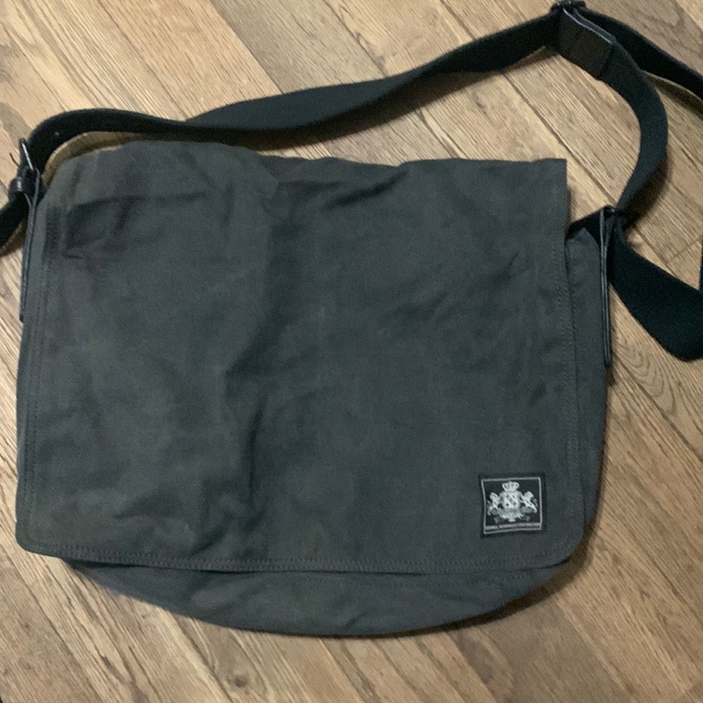 Express design laptop/messenger bag.  AB986